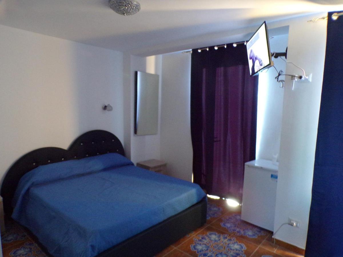 Nuova Aurora Rent Rooms Roccalumera Extérieur photo