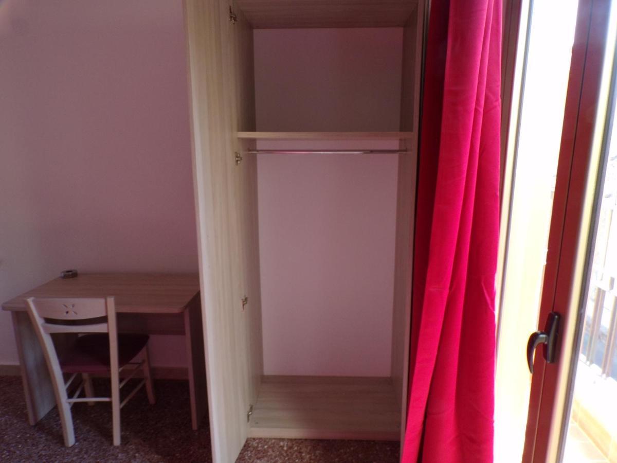 Nuova Aurora Rent Rooms Roccalumera Extérieur photo