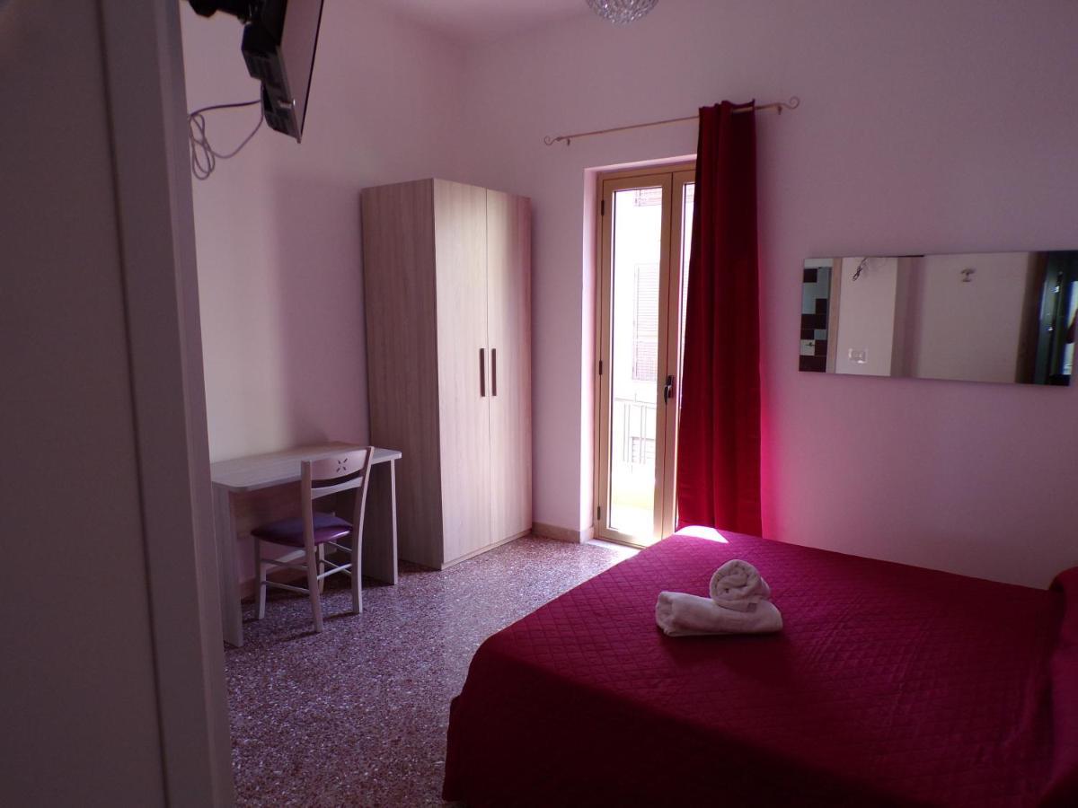 Nuova Aurora Rent Rooms Roccalumera Extérieur photo