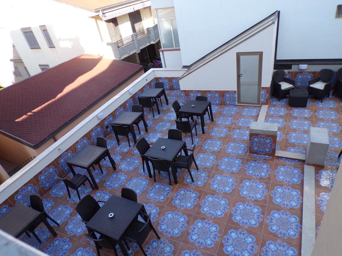 Nuova Aurora Rent Rooms Roccalumera Extérieur photo
