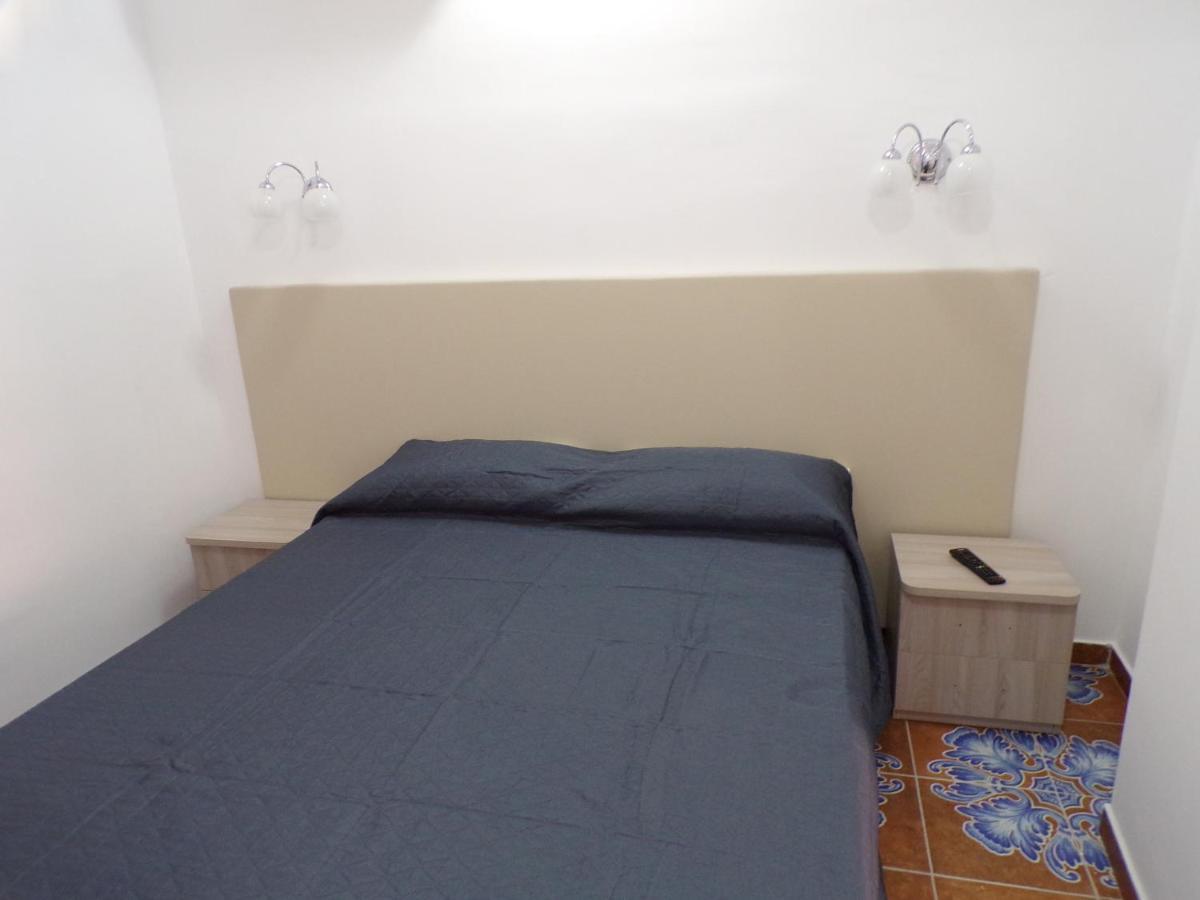 Nuova Aurora Rent Rooms Roccalumera Extérieur photo