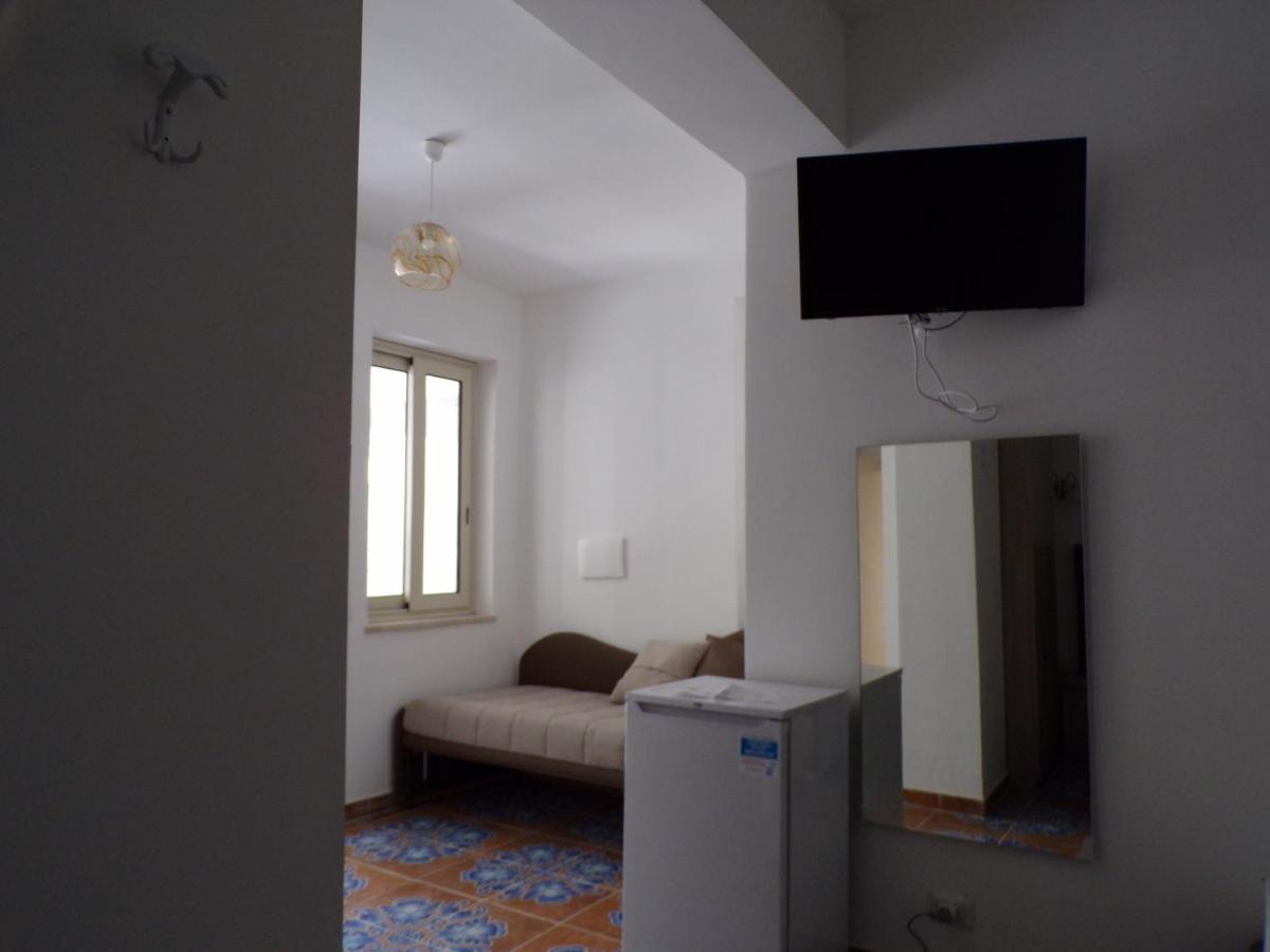 Nuova Aurora Rent Rooms Roccalumera Extérieur photo