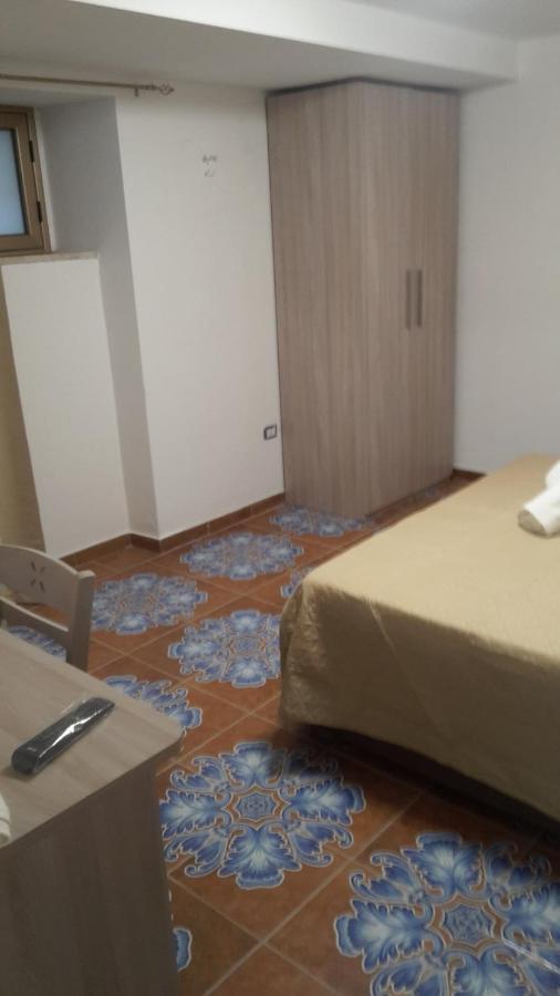 Nuova Aurora Rent Rooms Roccalumera Extérieur photo