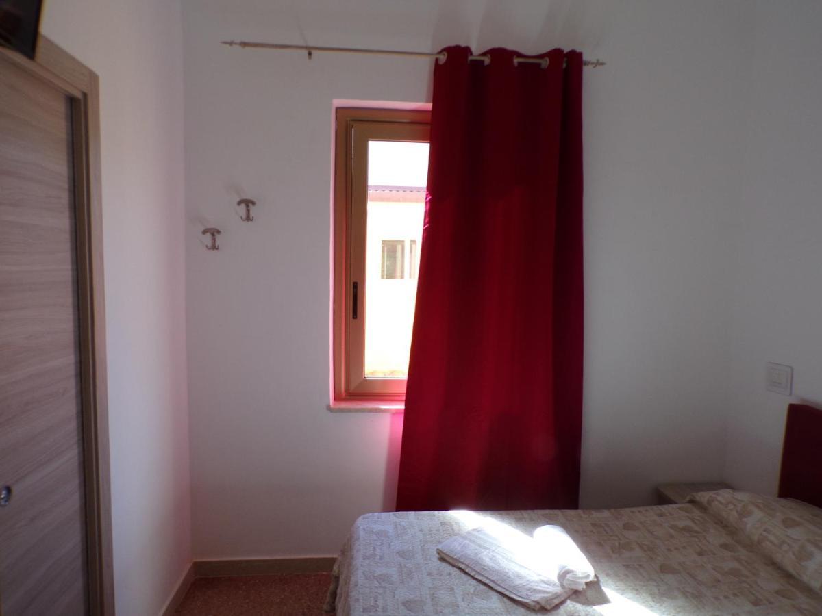 Nuova Aurora Rent Rooms Roccalumera Extérieur photo