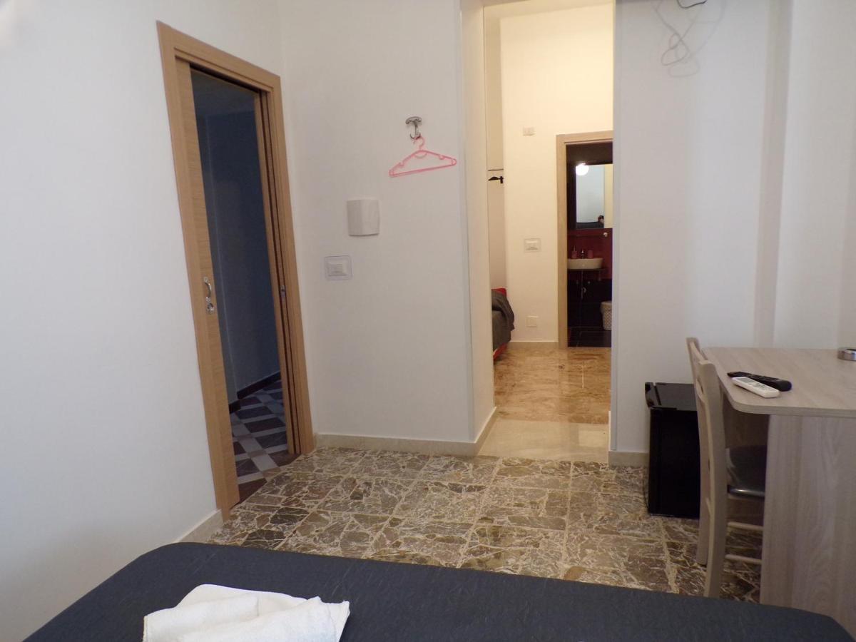 Nuova Aurora Rent Rooms Roccalumera Extérieur photo
