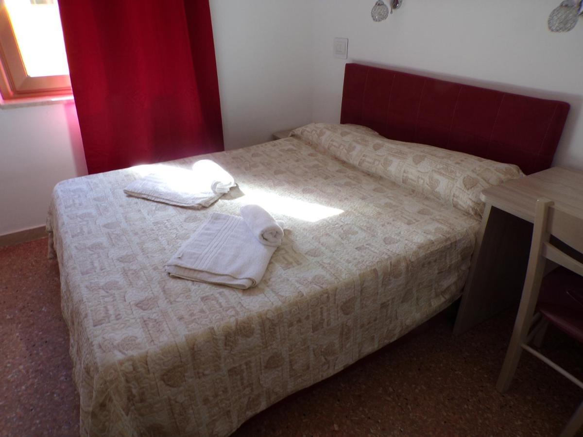 Nuova Aurora Rent Rooms Roccalumera Extérieur photo