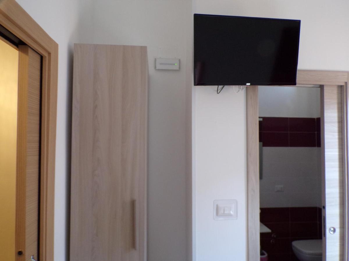 Nuova Aurora Rent Rooms Roccalumera Extérieur photo