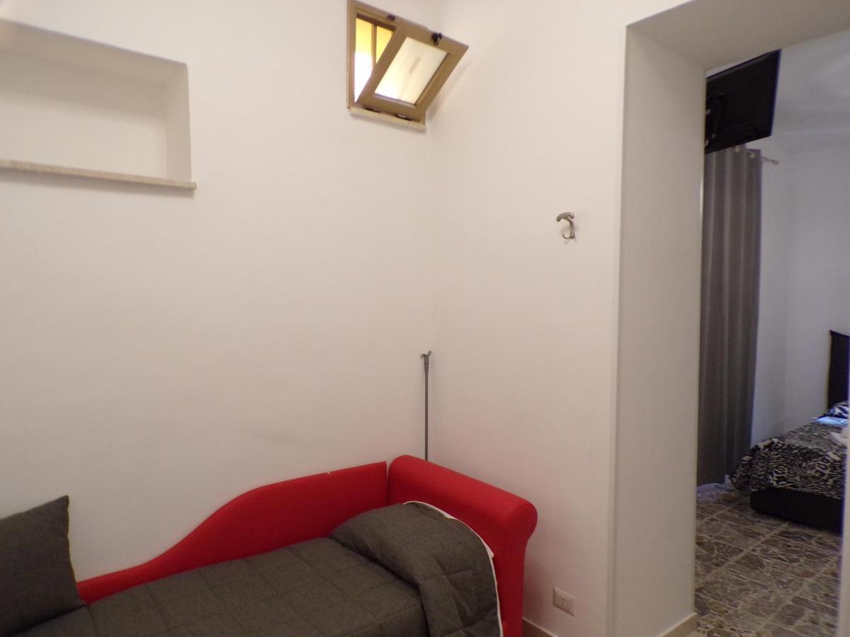 Nuova Aurora Rent Rooms Roccalumera Extérieur photo